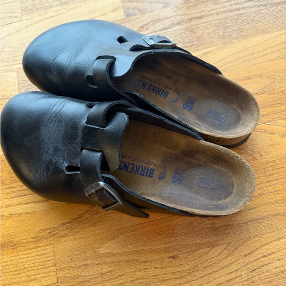 Birkenstock Black Leather Slip-On Clogs - Picture 2 of 6